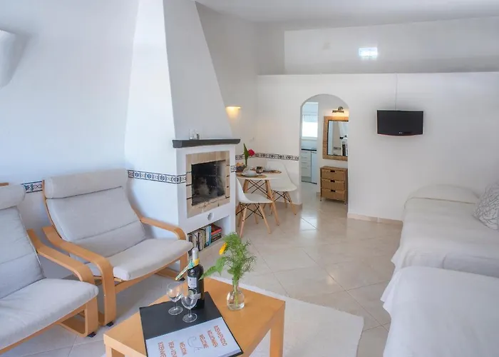 Daire Charmingly Furnished With Pool In Luz