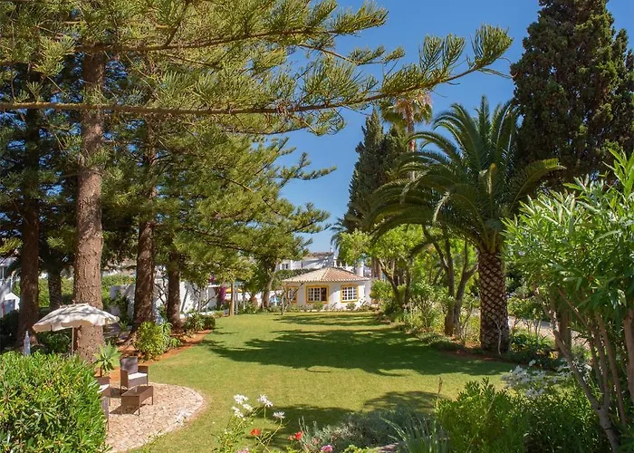 Charmingly Furnished With Pool In Luz